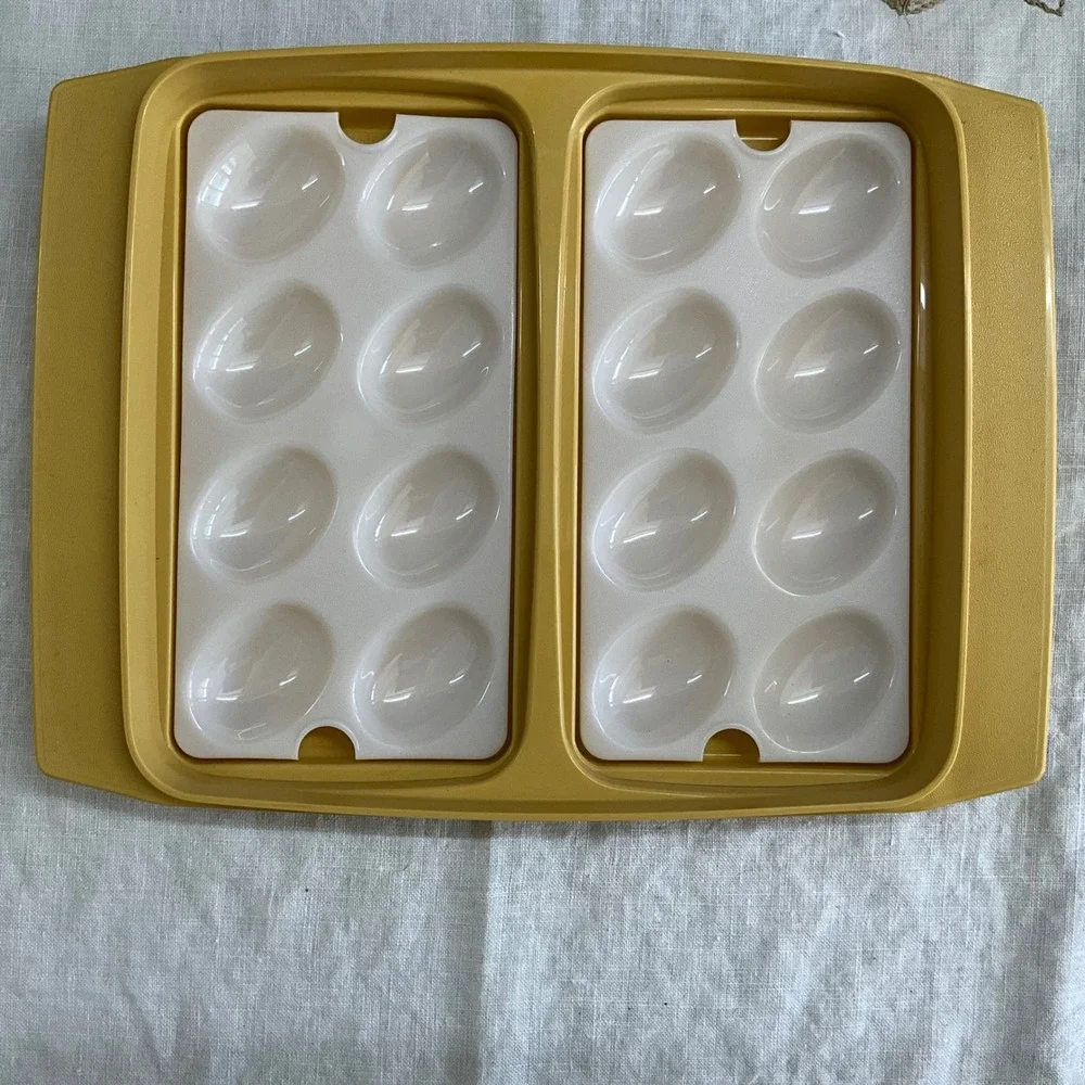 Vintage Tupperware Deviled Egg Carrier 723-2 Harvest Gold 16 Egg Tray with Lid